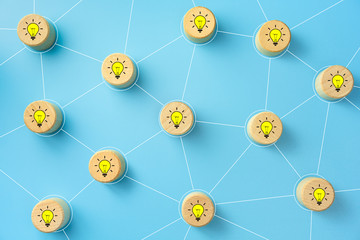 100句英语句子（谚语和名言一共一百句）<带中文翻译>