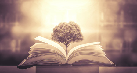 你爱的不是我,你心里还藏着谁,你爱的不是我,是否是我错了,是什么歌里的？