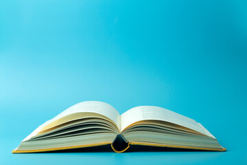 100句英语句子（谚语和名言一共一百句）<带中文翻译>