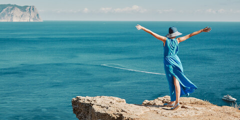 你爱的不是我,你心里还藏着谁,你爱的不是我,是否是我错了,是什么歌里的？