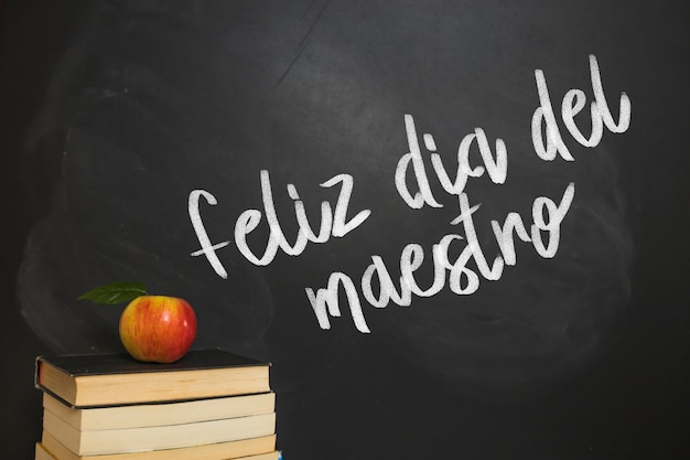 你爱的不是我,你心里还藏着谁,你爱的不是我,是否是我错了,是什么歌里的？